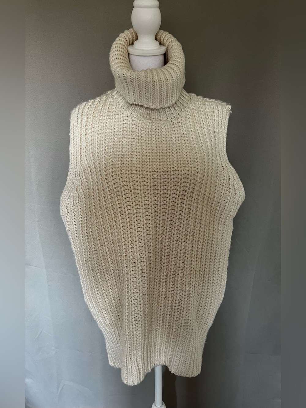 H&M Cream Sleeveless Turtleneck Knit Vest